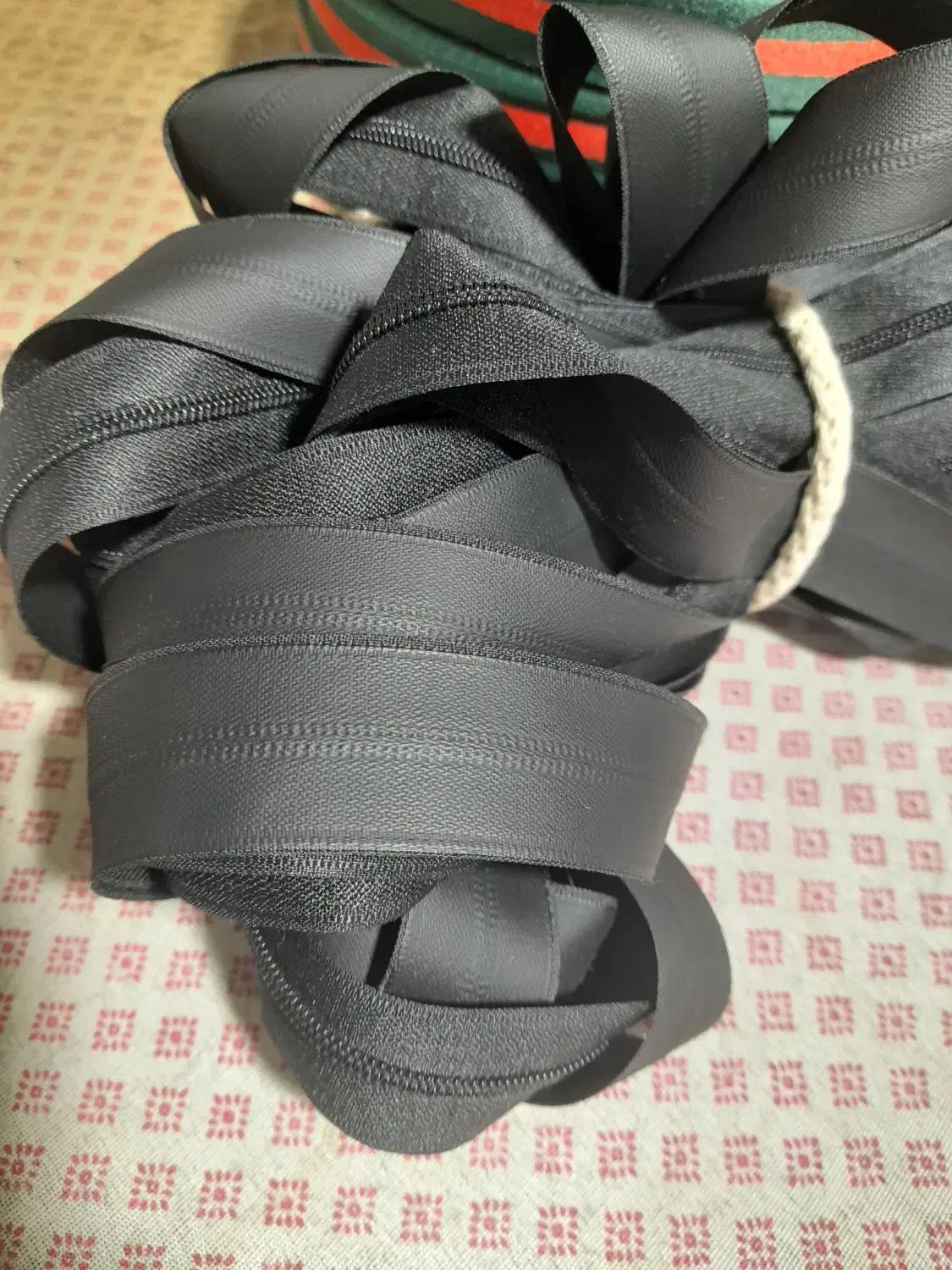 لوازم خیاطی  اپل سرشانه زیپ نوار دکمه سرزیپ|لوازم خیاطی و بافتنی|تهران, هاشم‌آباد|دیوار