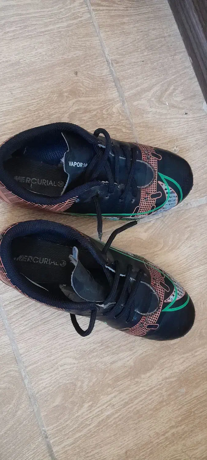 کفش فوتبال سایز۳۶|تجهیزات ورزشی|شاهینشهر, عطار|دیوار