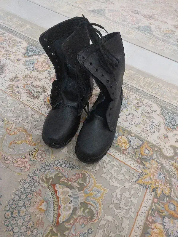 پوتین صفر کیلومتر نو|کیف، کفش، کمربند|خرم‌آباد, |دیوار