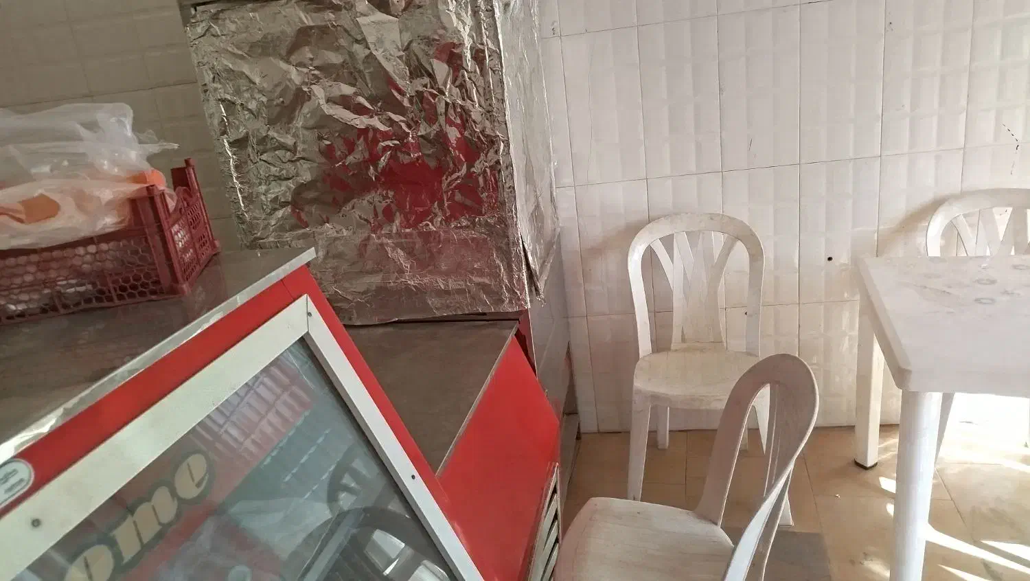 سلام یک عدد یخچال ویک عددفرساندویچی ومیزصندلی|کافی‌شاپ و رستوران|ملک‌آباد, |دیوار