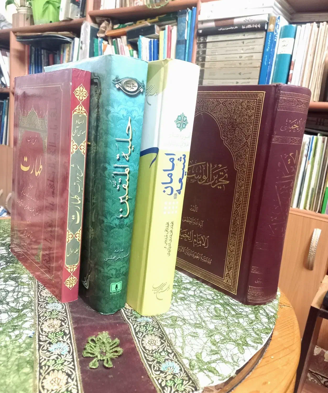 فروش ۴ جلد کتاب|کتاب و مجله مذهبی|ساری, |دیوار