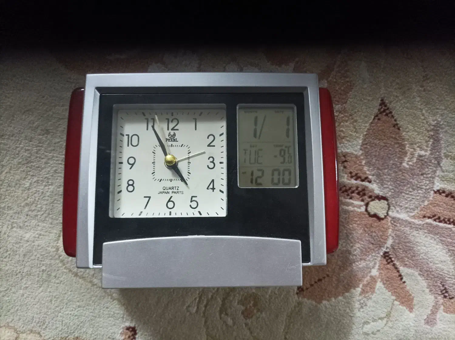 ساعت رومیزی عقربه ای و دیجیتالی|ساعت دیواری و تزئینی|قزوین, |دیوار