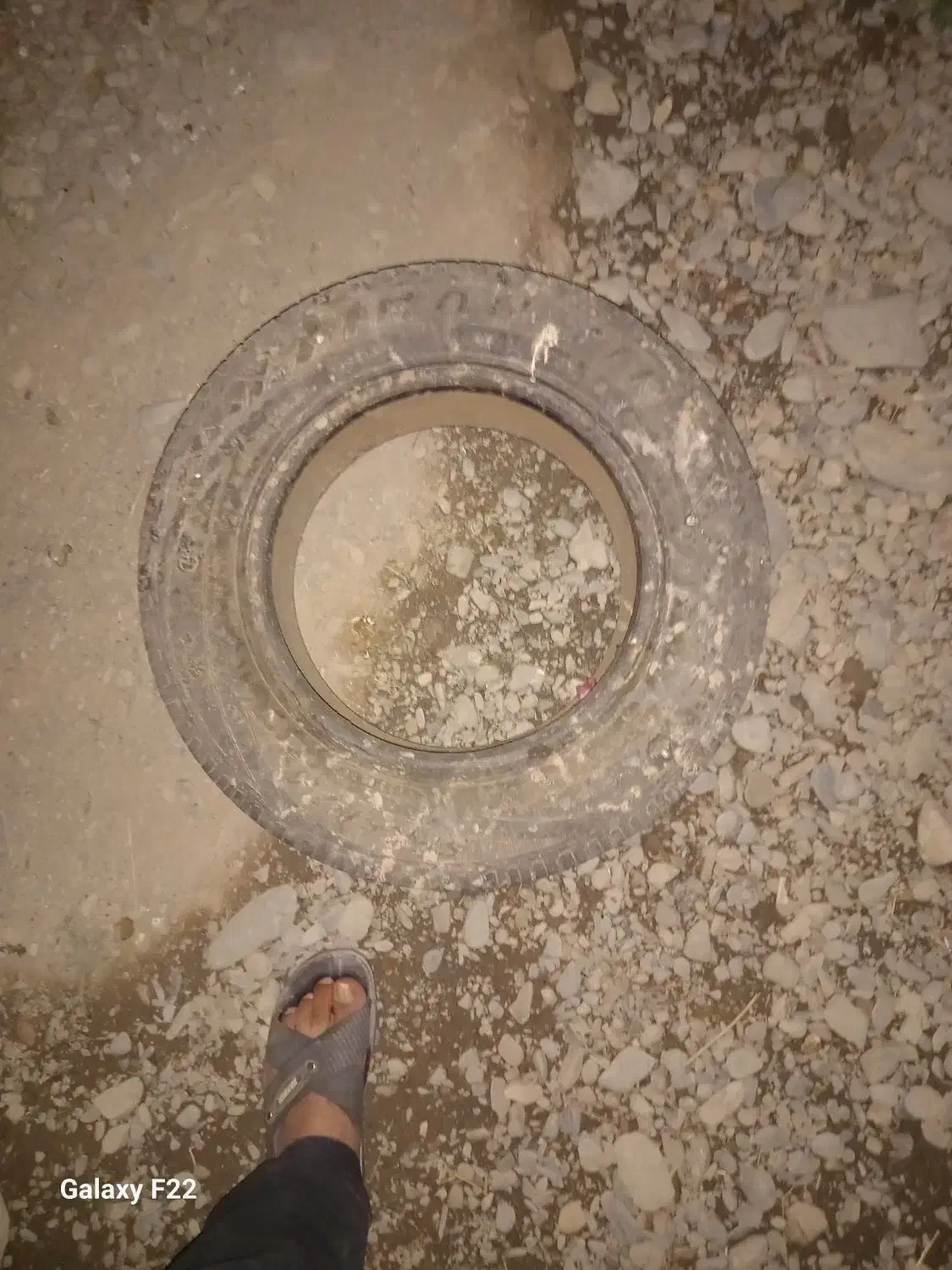 سلام یک لاستیک سواری پیدا شده|اشیا|نیشابور, دربقاضی|دیوار