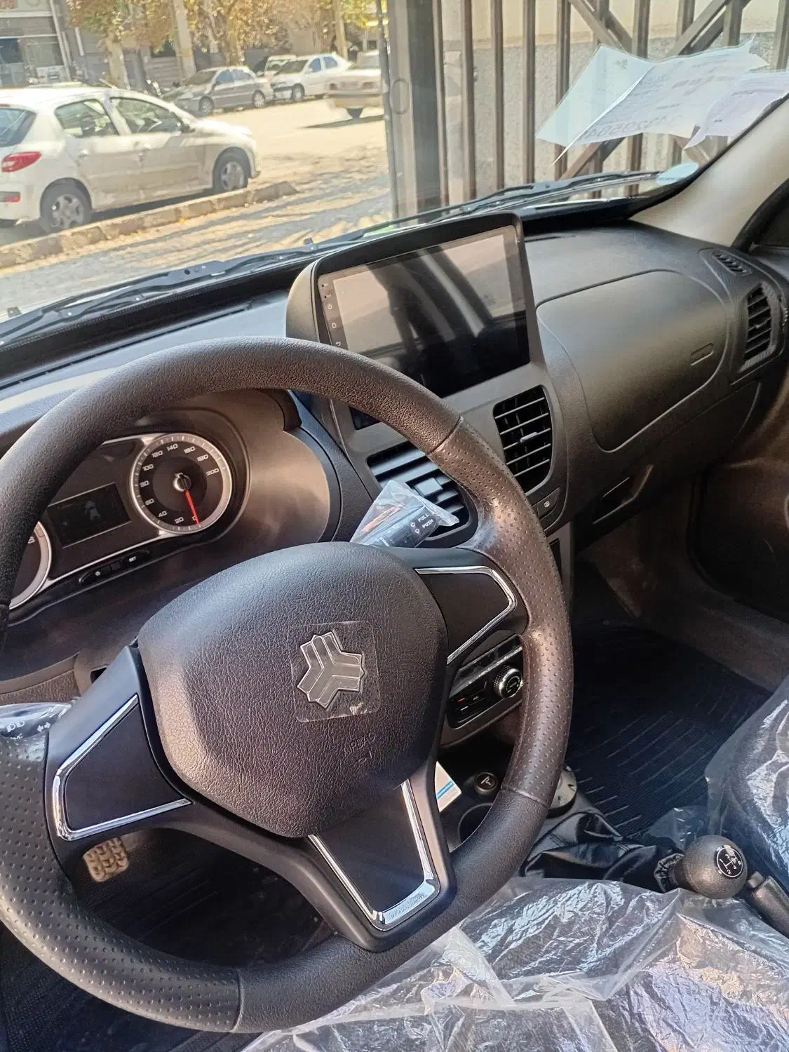 کوییک مدل۴۰۳ صفر کیلومتر GXR Lنقره ای سقف مشکی|خودرو سواری و وانت|شیراز, پارک آزادی|دیوار