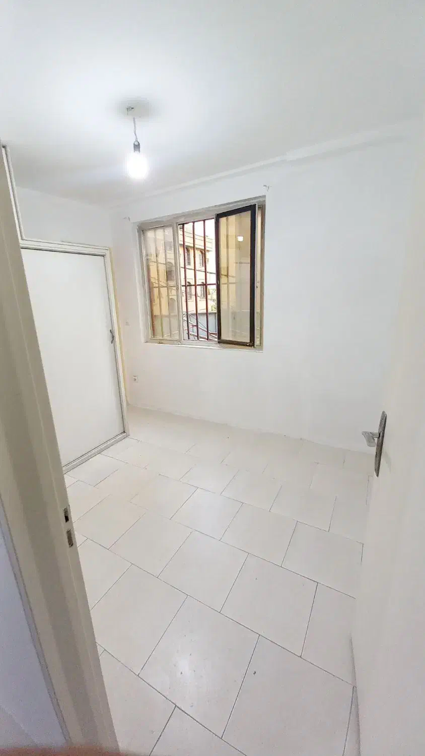 واحد ۴۰ متری / نورگیر زیاد/ پارکینگ غیر مزاحم|فروش آپارتمان|تهران, سبلان (لشگر)|دیوار