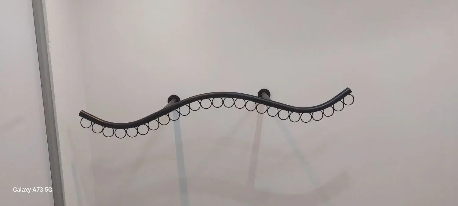 رگال|بندرخت و رخت‌آویز|طاهرگوراب, |دیوار