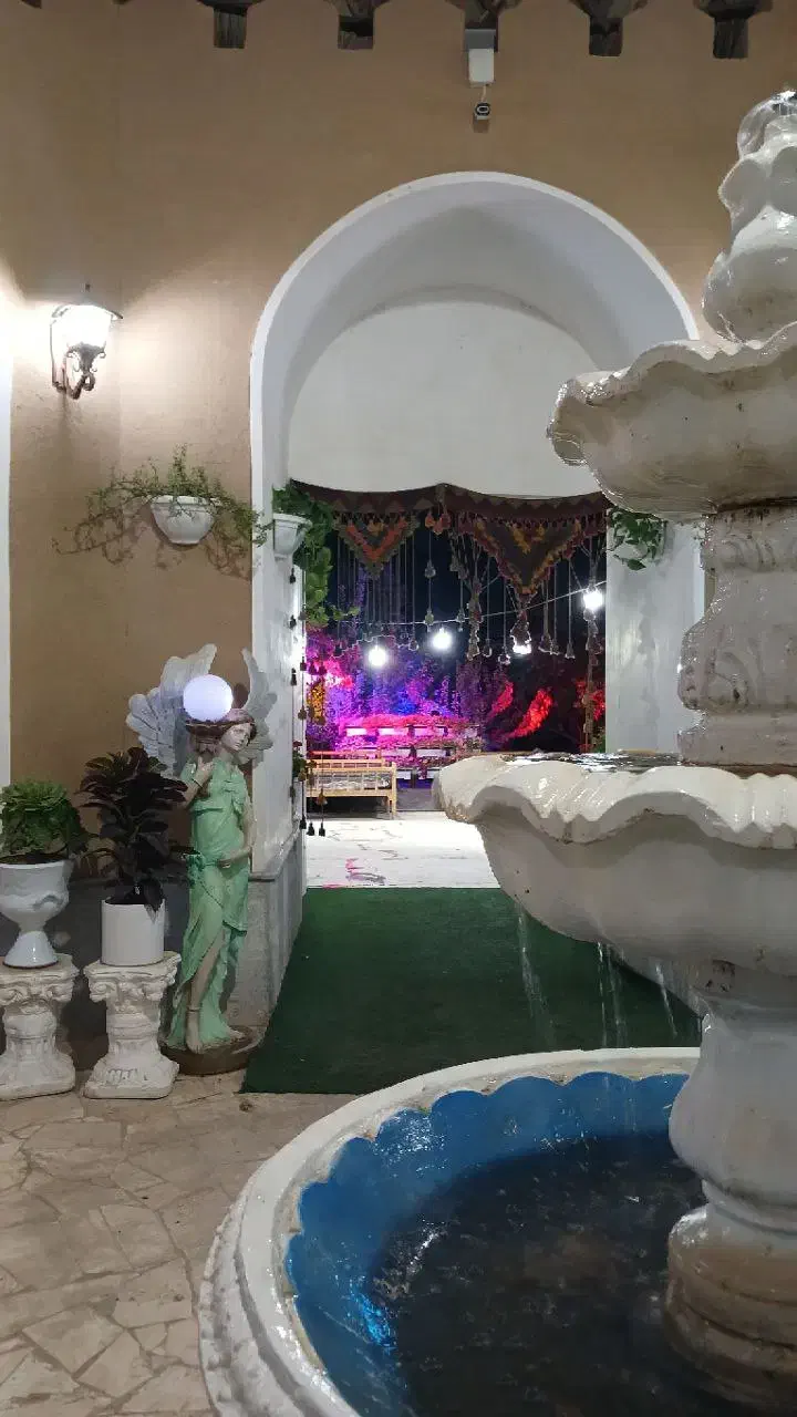 رستوران قلعه باغ|استخدام خدمات فروشگاه و رستوران|خمینی‌شهر, |دیوار