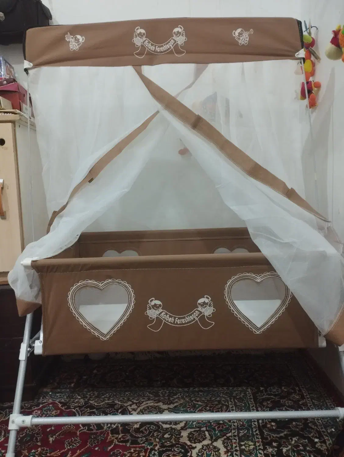 گهواره کودک|تخت و صندلی بچه|آستانه اشرفیه, |دیوار