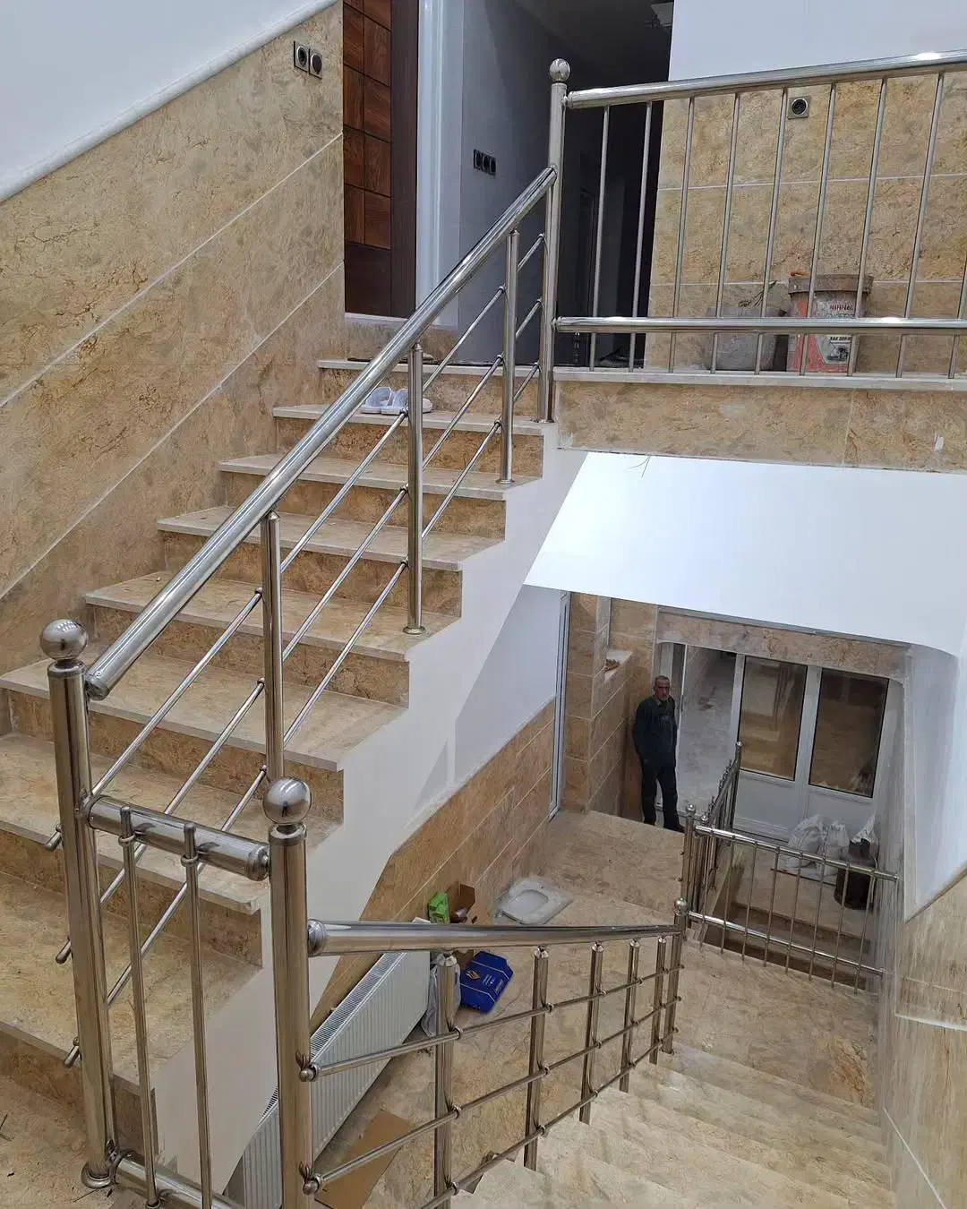 نصب انواع نردهای استیل الومینیومی وپلمیمری|خدمات پیشه و مهارت|اراک, |دیوار