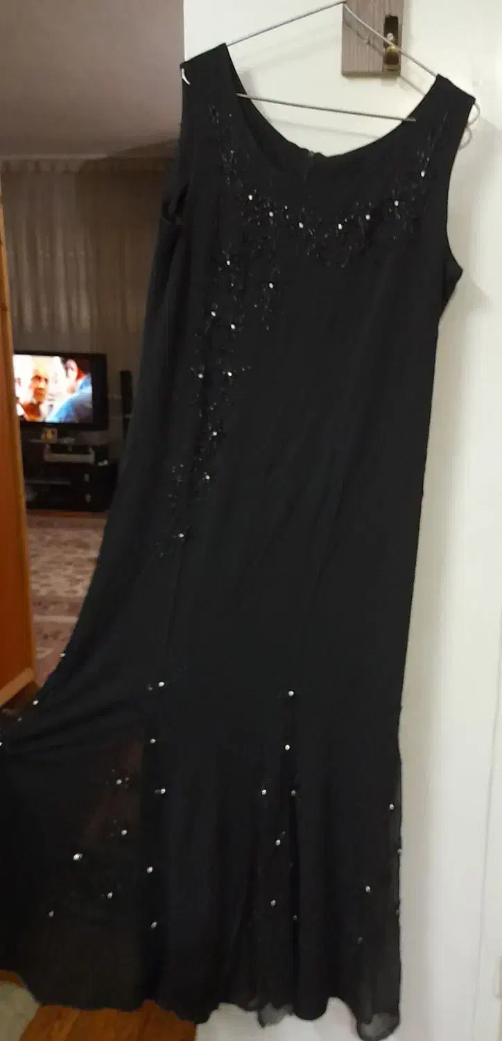 لباس مجلسی|لباس|هشتگرد, فاز ۱ مهستان|دیوار