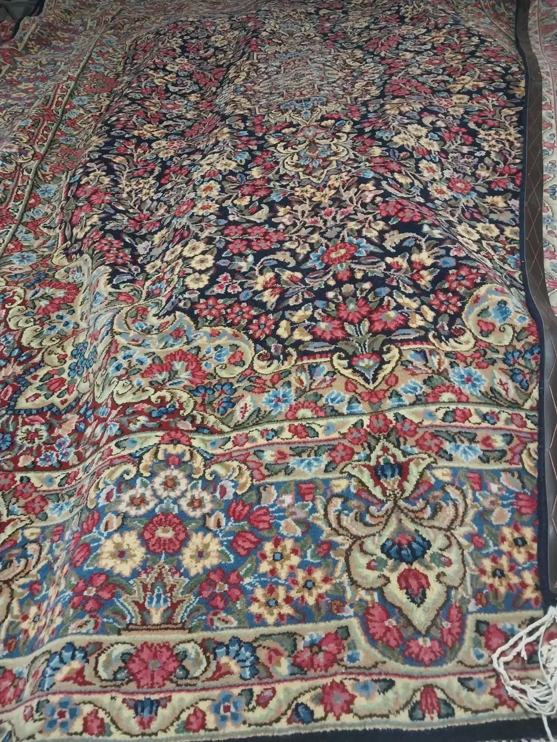 ۹ متری ۷۰ جفت راور|فرش|کرمان, |دیوار