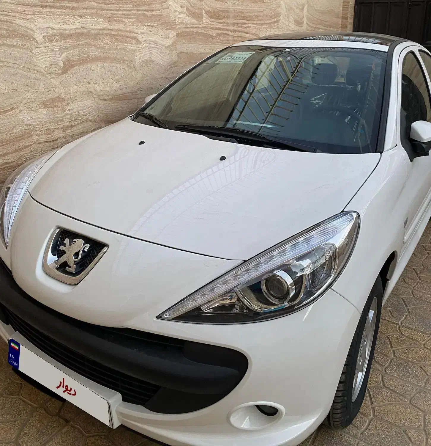 پژو۲۰۷ دنده اتوماتیک پانوراما سقف شیشه ای|خودرو سواری و وانت|اصفهان, بوستان کوهستانی صفه|دیوار