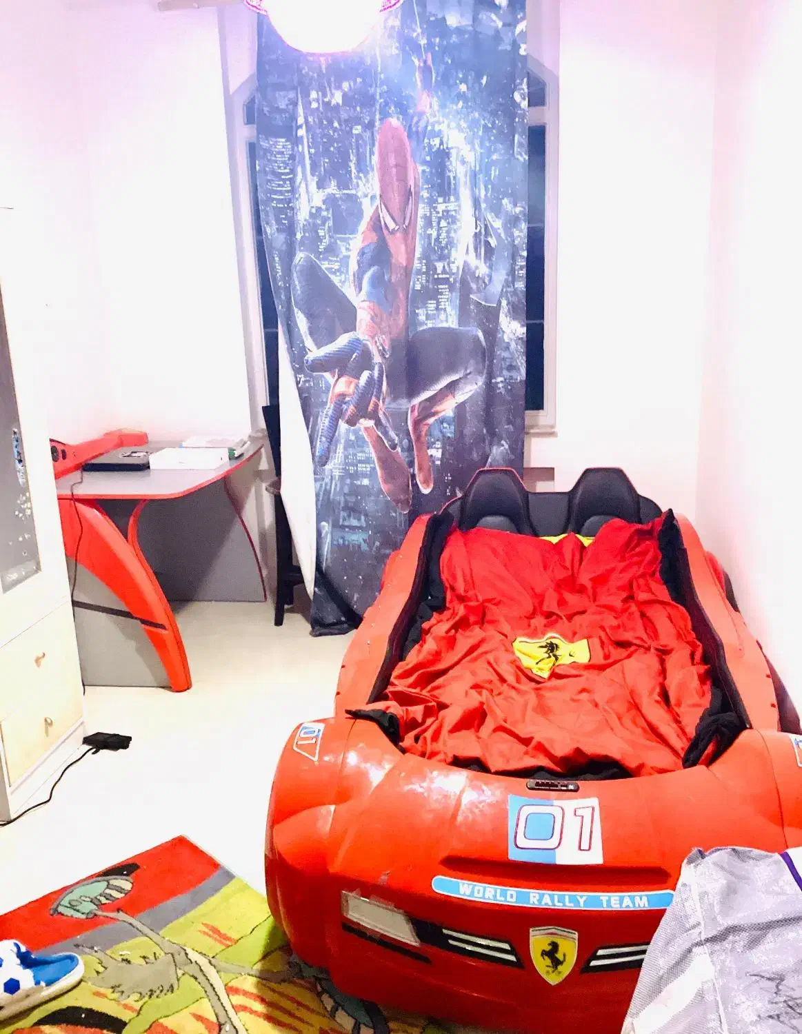 سرویس تخت و میز تحریر ماشین فراری قرمز و سفید|تخت و سرویس خواب|پردیس, فاز ۲|دیوار