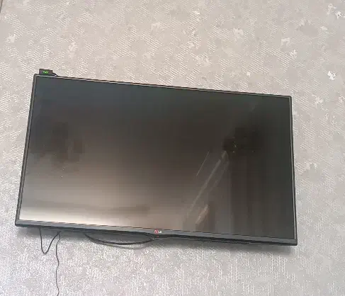 تلویزیون ۴۲ال جی|تلویزیون و پروژکتور|تربتحیدریه, قائم|دیوار