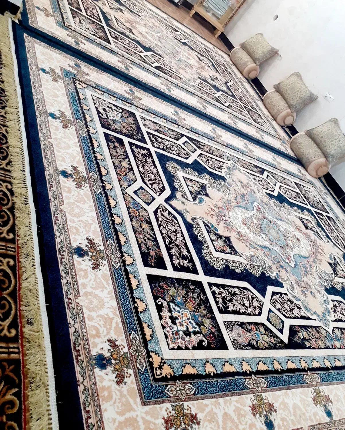 ی جفت فرش هفتصد شونه|فرش|یاسوج, |دیوار