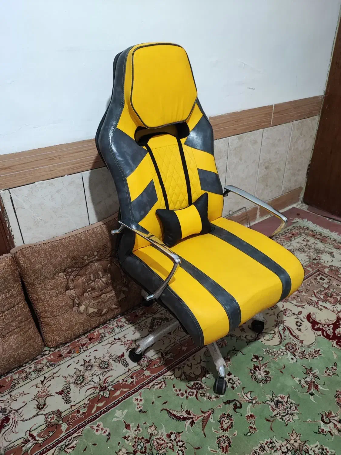 صندلی گردان پژوی چرخان دنای مدیریت اداری ساینای|مبلمان اداری|شهرکرد, |دیوار