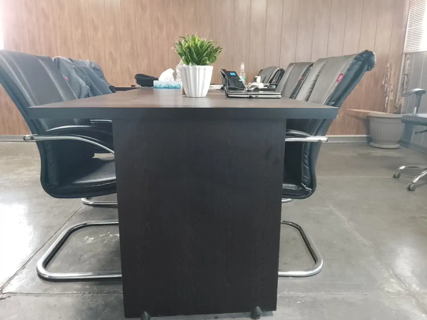 میز مدیریت و میز کنفرانس در حد|مبلمان اداری|نظرآباد, فخر ایران|دیوار