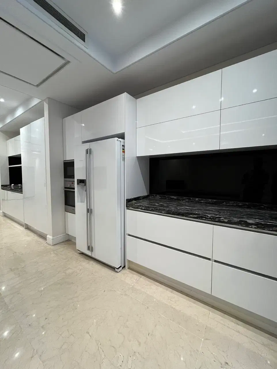 220متر/ تاپ لوکیشن بلوار/ برند سعادت آباد