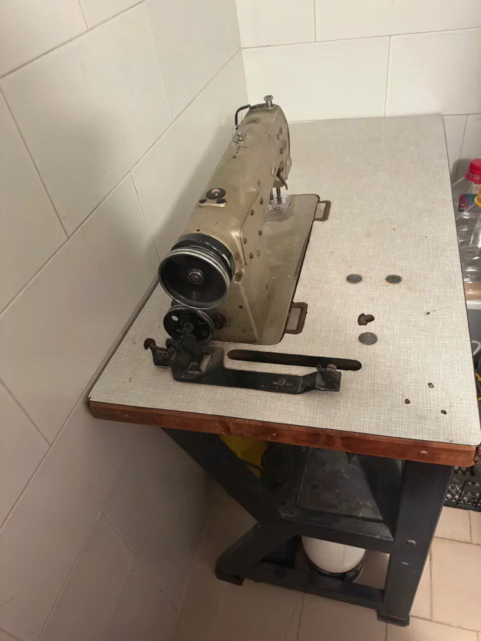 چرخ خیاطی راسته|چرخ خیاطی و ریسندگی|یزد, |دیوار