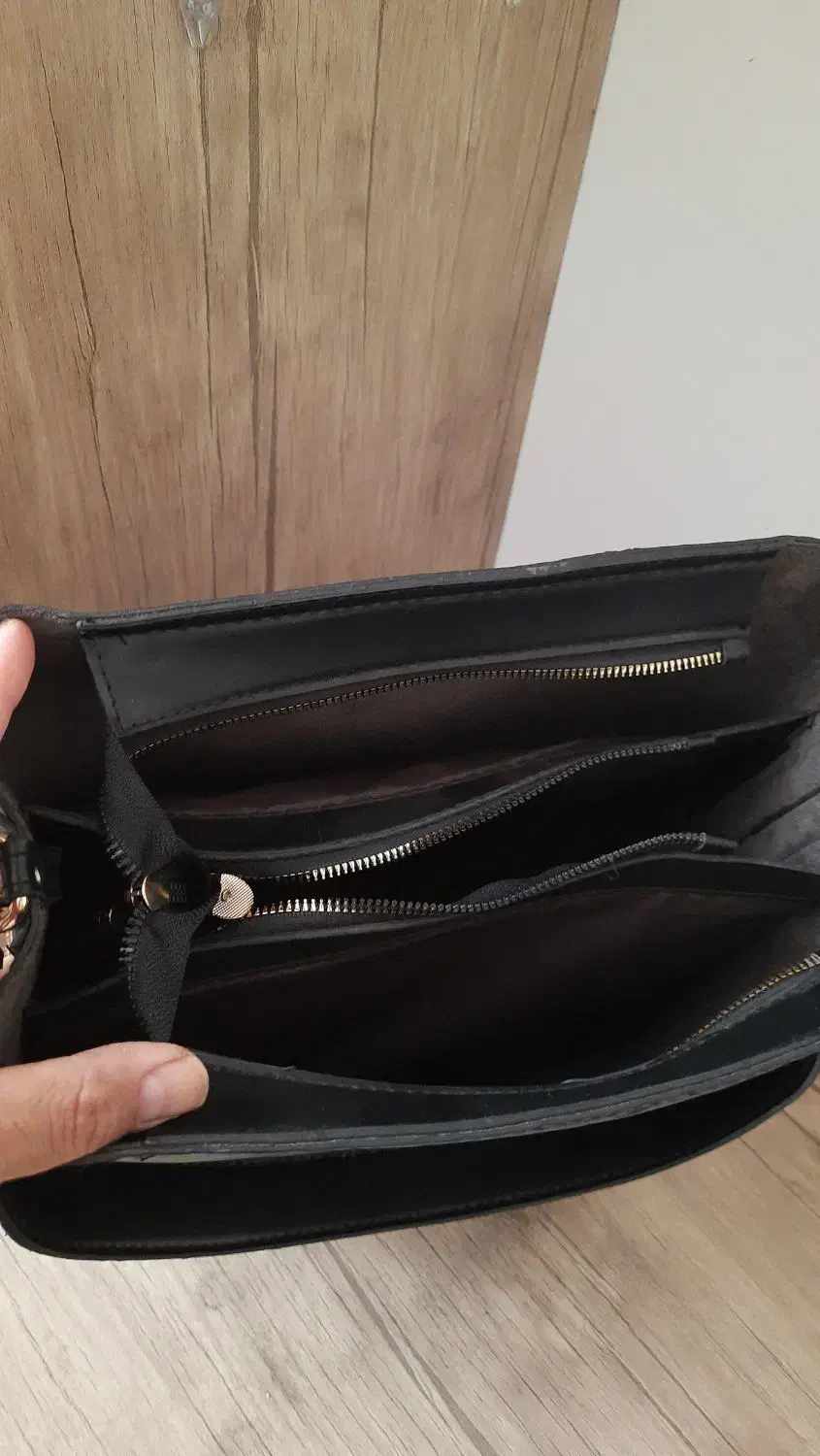 کیف دستی،نو هستش|کیف، کفش، کمربند|اسفراین, |دیوار