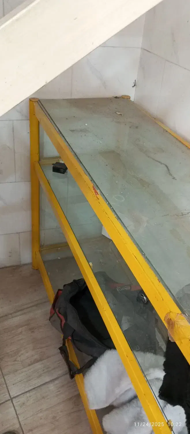 ویترین مغازه سالم|فروشگاه و مغازه|جلفا, |دیوار