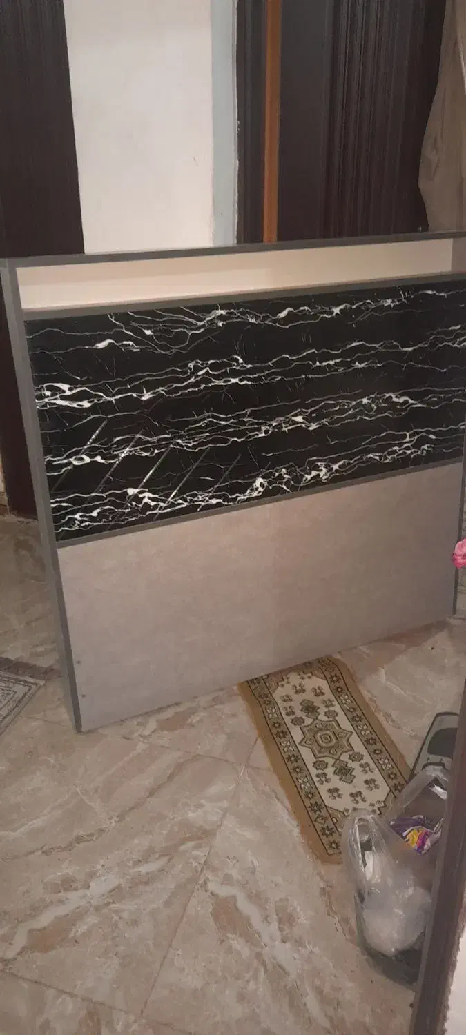 فروش تخت خواب ۱ نفره  یکسال خرید|تشک تختخواب|رودسر, |دیوار