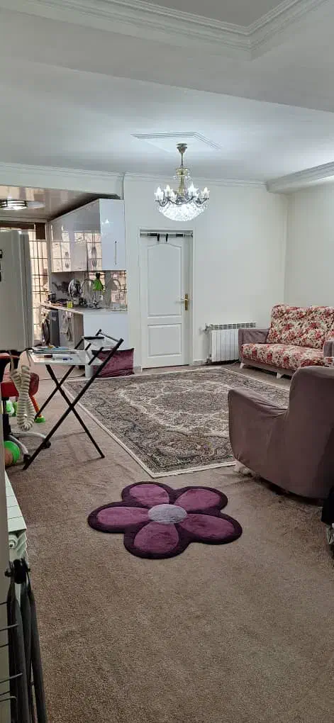 63مترطبقه1پارکینگ1خوابه آسانسور خ حیدری ک درختی