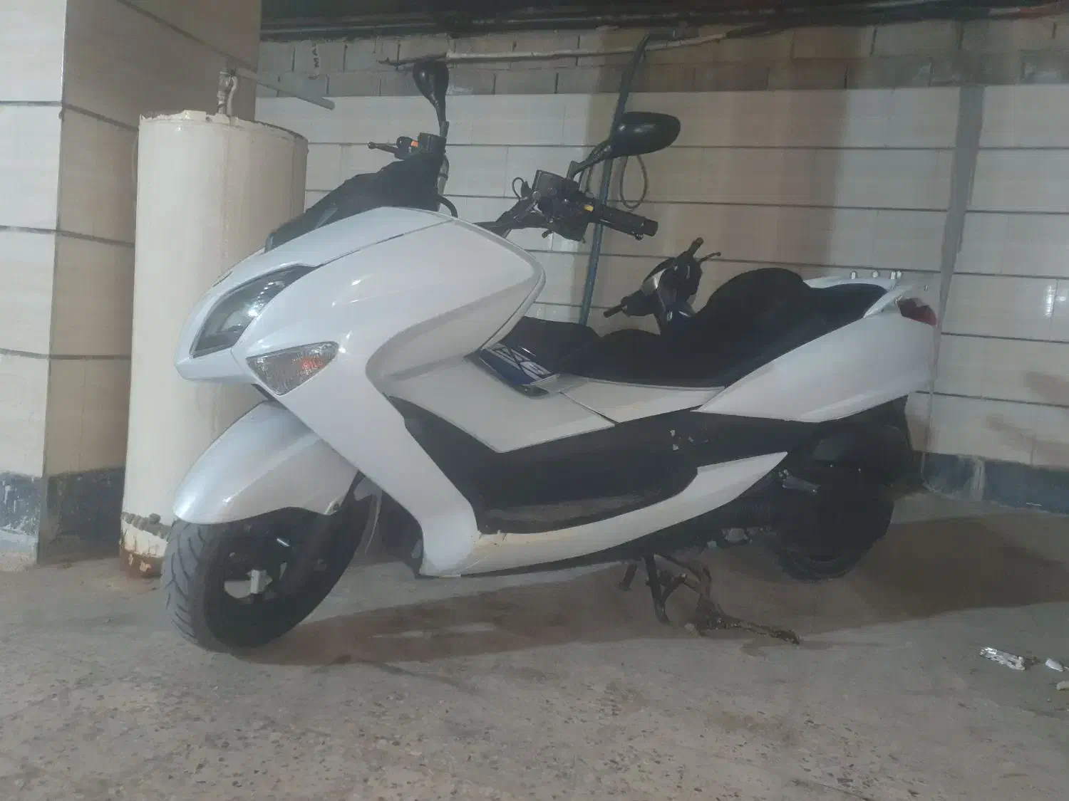 موتور   یاماها   250 سی سی|موتورسیکلت|دیلم, |دیوار