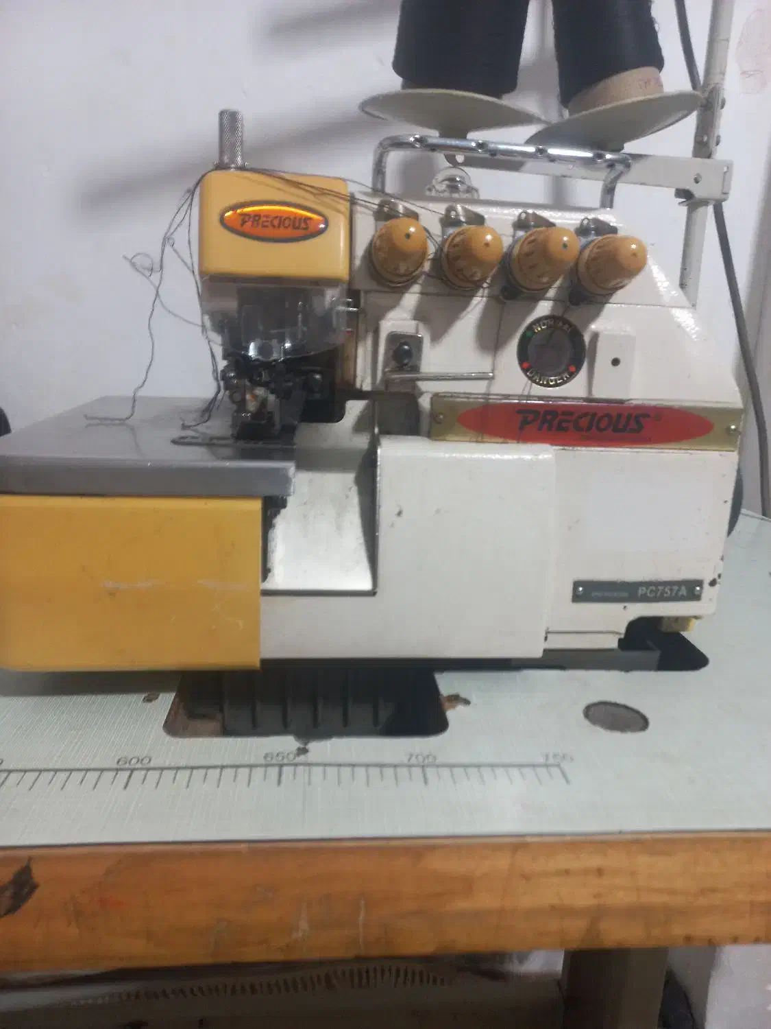 سردوز ۵ نخ ژاپن|چرخ خیاطی و ریسندگی|گرگان, |دیوار