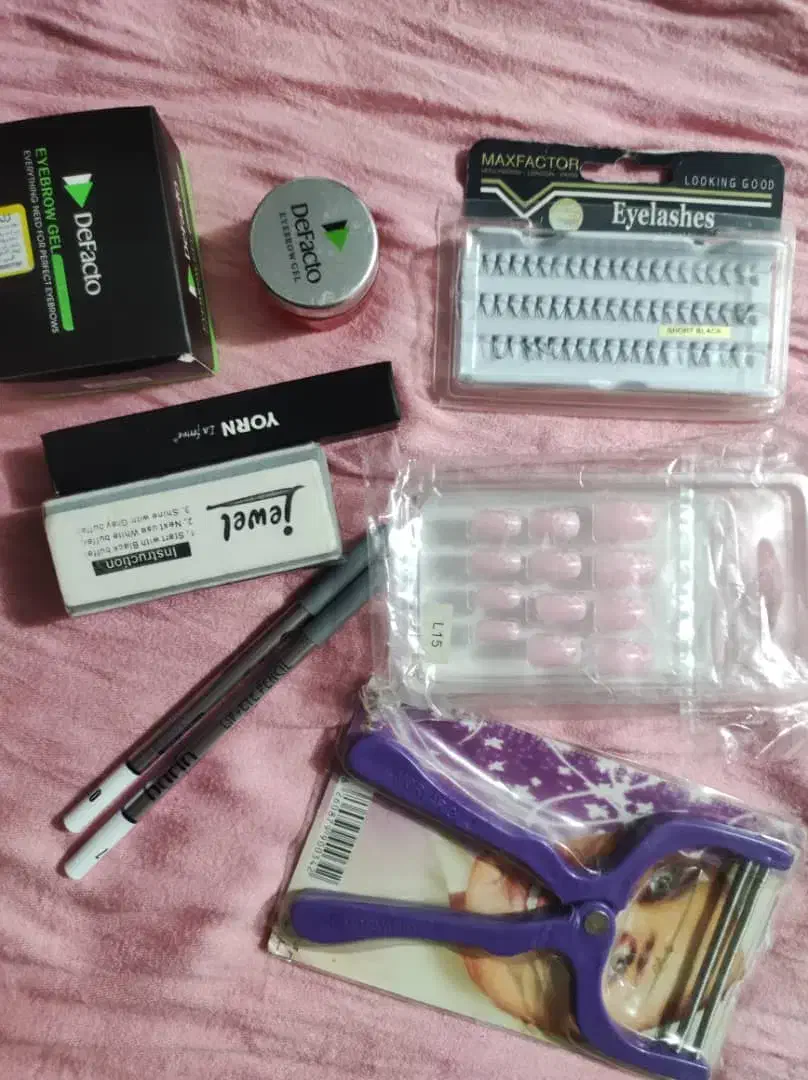 لوازم آرایش مارک خط چشم یورن بافر ناخن|آرایشی، بهداشتی، درمانی|اصفهان, سرتاوه|دیوار