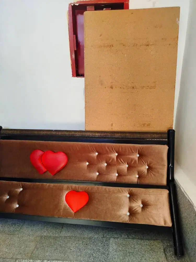 تختخواب دونفره تمیزبدونکوچکترینضربه|تخت و سرویس خواب|دهدشت, |دیوار