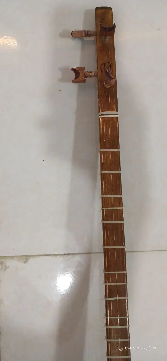 سه تار نونو دیبا|سازهای سنتی|بروجرد, |دیوار