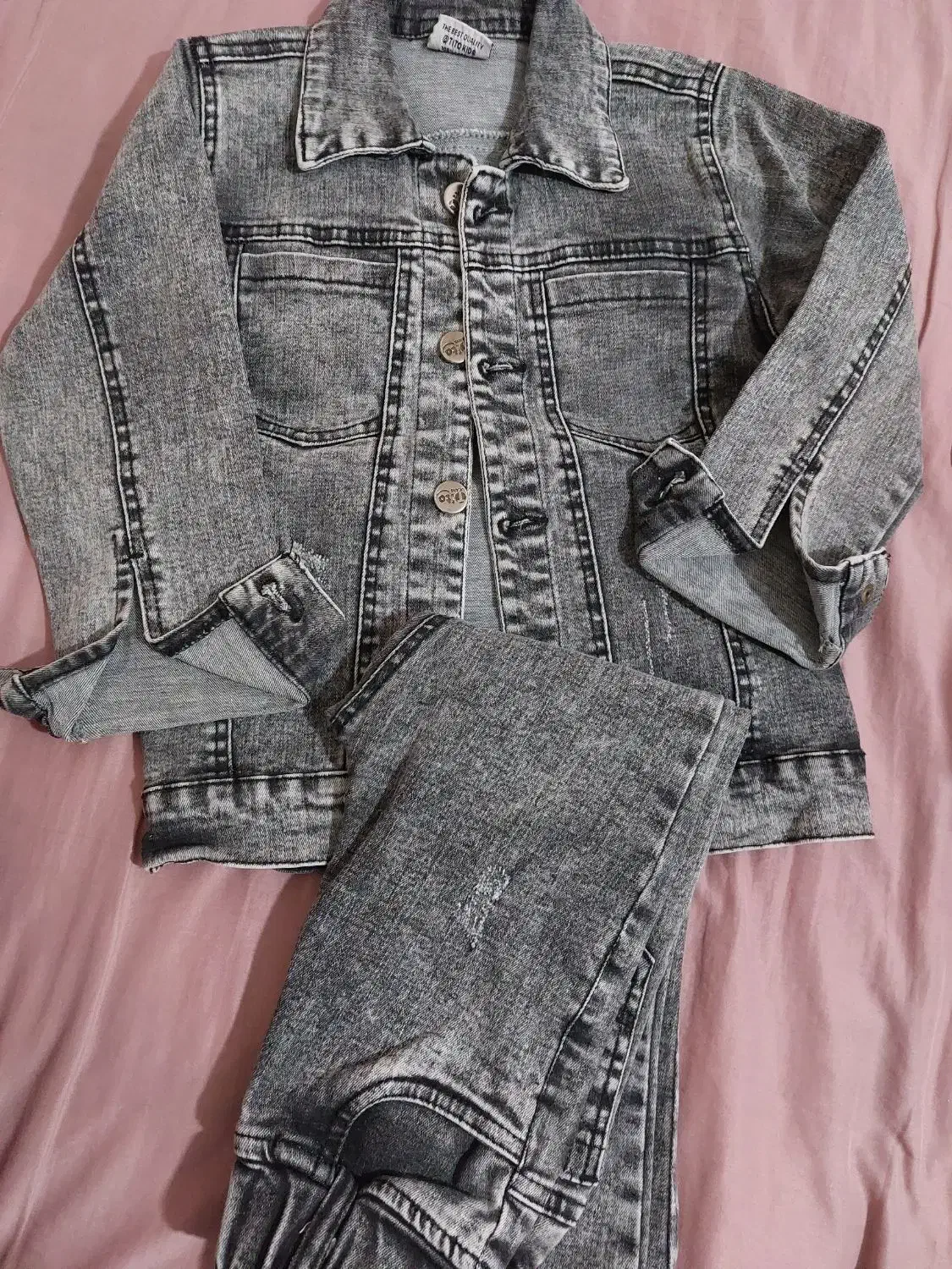 تعدادی لباس بچه. دخترانه|لباس|اردبیل, |دیوار