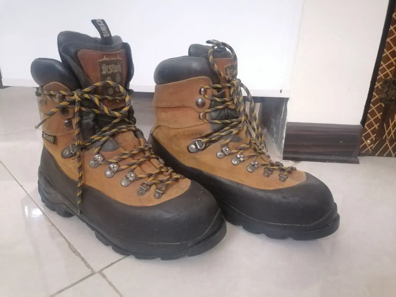 کفش دو پوش کوهنوردی بستارد اسپانیایی|کیف، کفش، کمربند|اراک, |دیوار