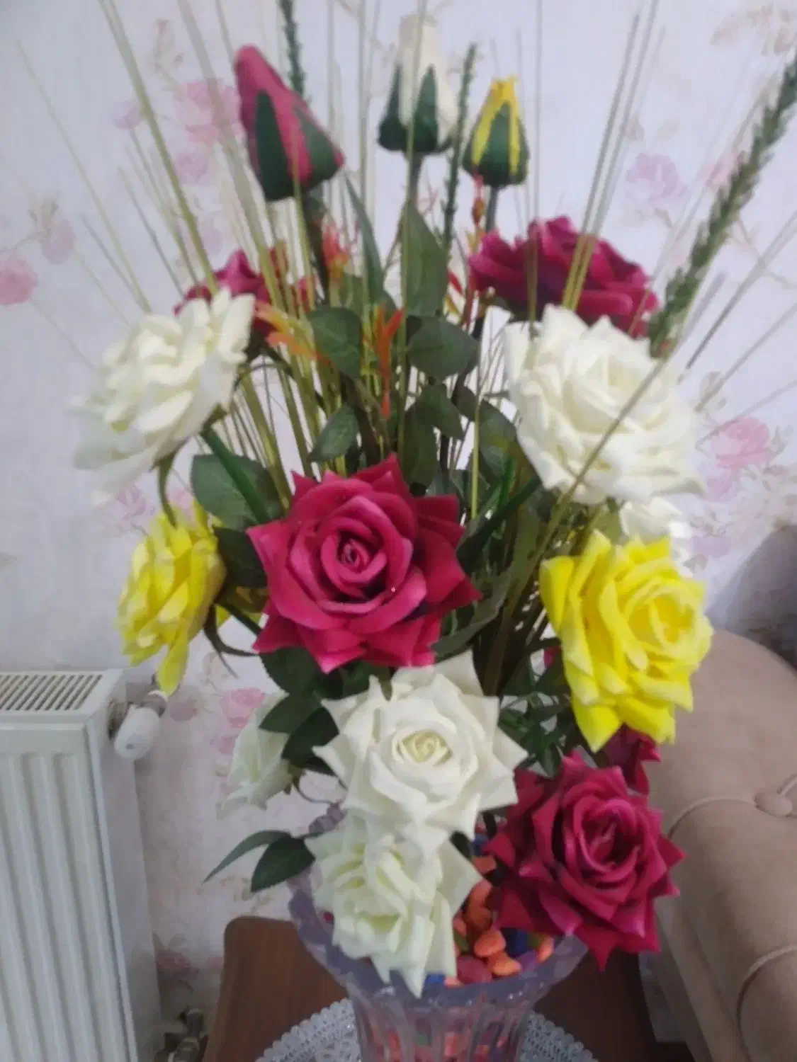 گل رز خارجی سه شاخه ای بزرگ . رز زرد ، قرمز ، سفید|گل مصنوعی|قزوین, |دیوار