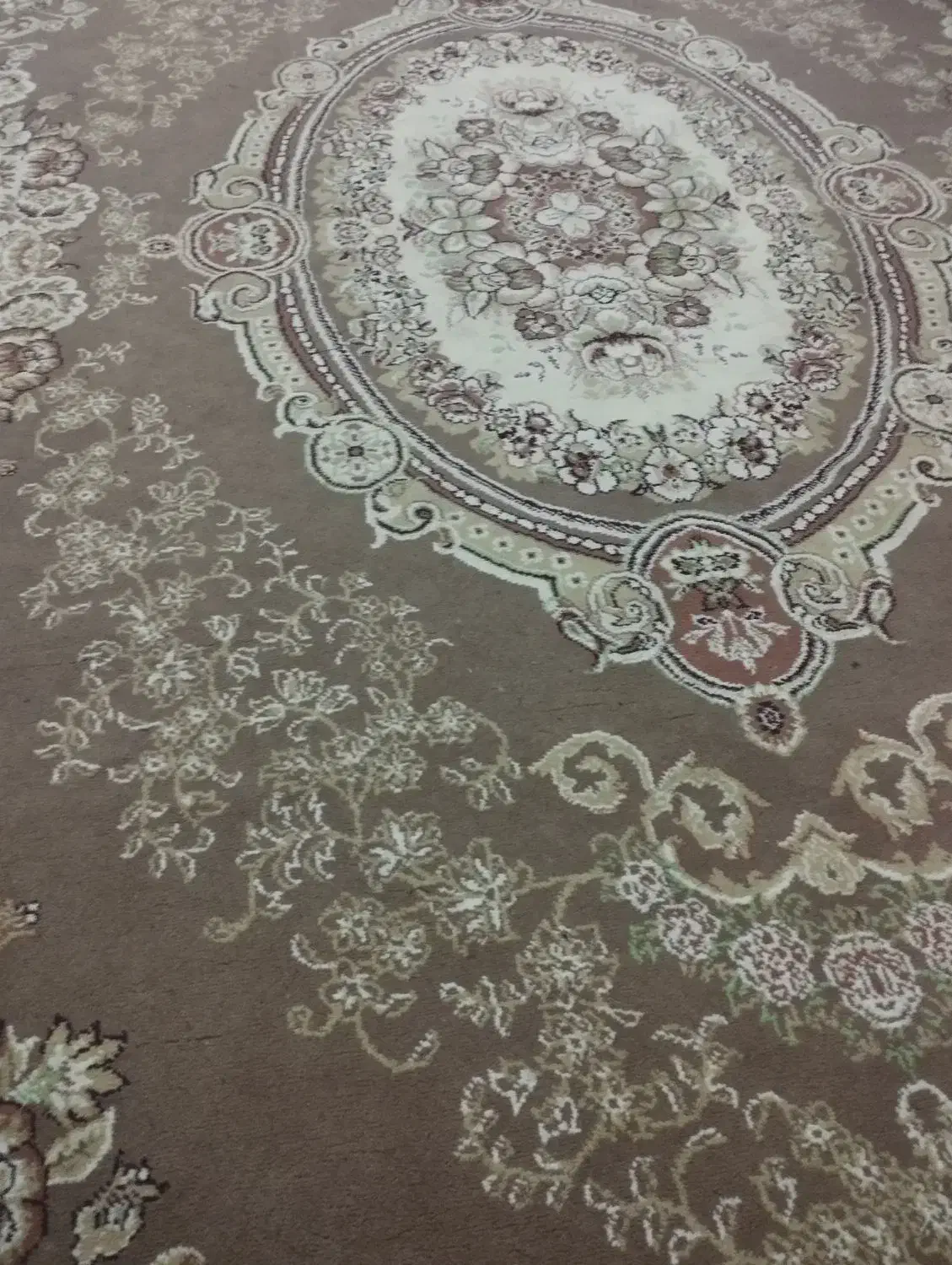 دو عدد فرش|فرش|اصفهان, شیخ طوسی|دیوار