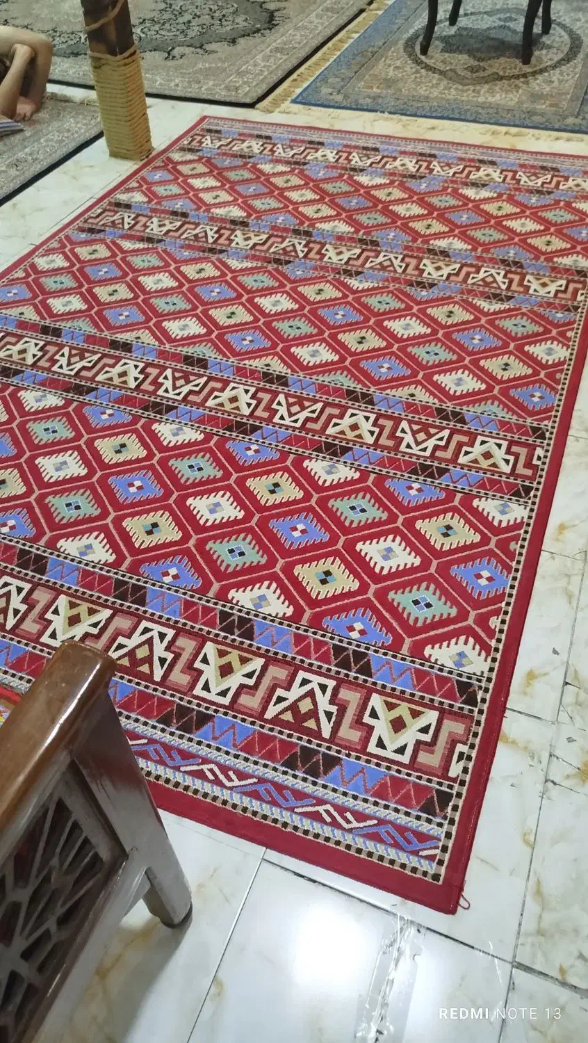 گلیم فرش شش متری تمیز همراه پادری بسیار تمیز|گلیم، جاجیم، گبه|اصفهان, ملکشهر|دیوار