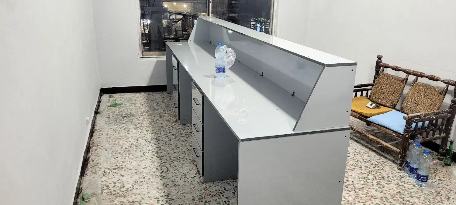 دکور مغازه کافی نت سه میز یک تیکه|فروشگاه و مغازه|چابهار, |دیوار