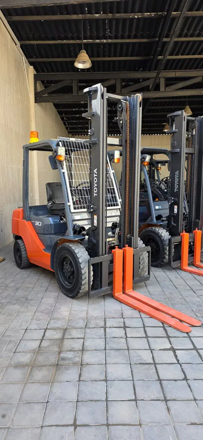 لیفتراک وارداتی|خودرو سنگین|اصفهان, شهرک صنعتی جی|دیوار