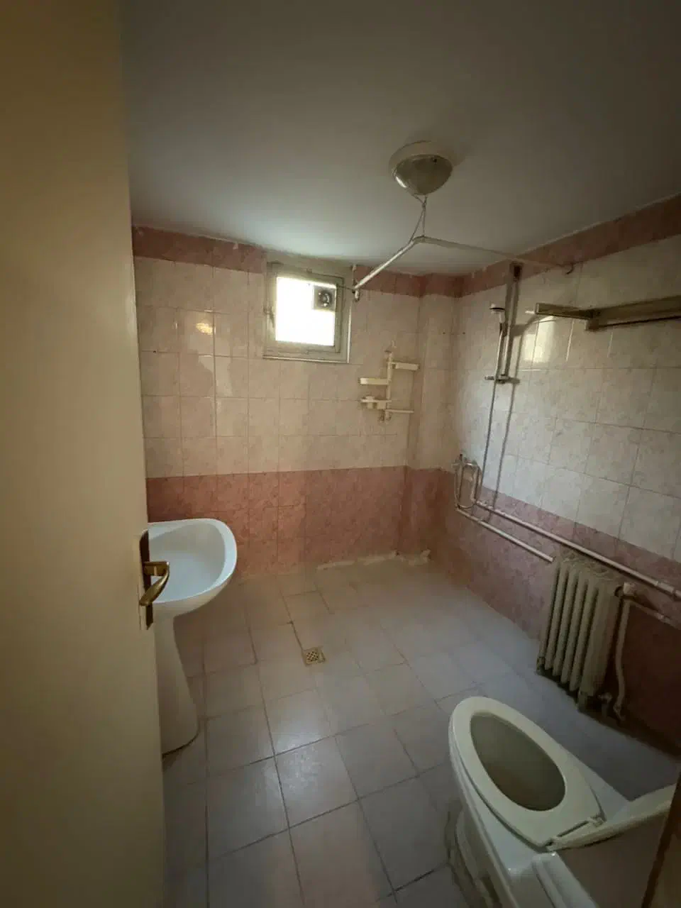 ۱۴۰متر دوخوابه فول امکانات ظفر فریدافشار