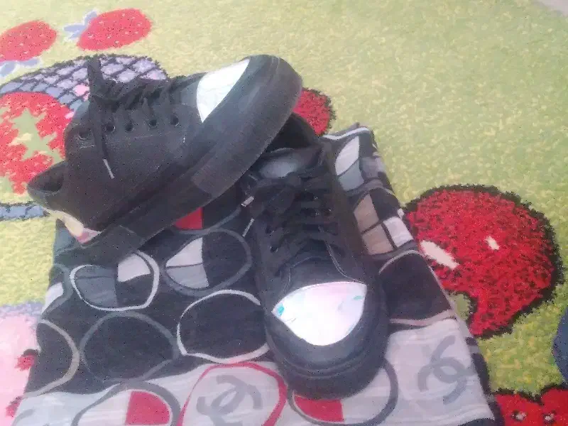 کفش بیرونی|کیف، کفش، کمربند|سراب, |دیوار