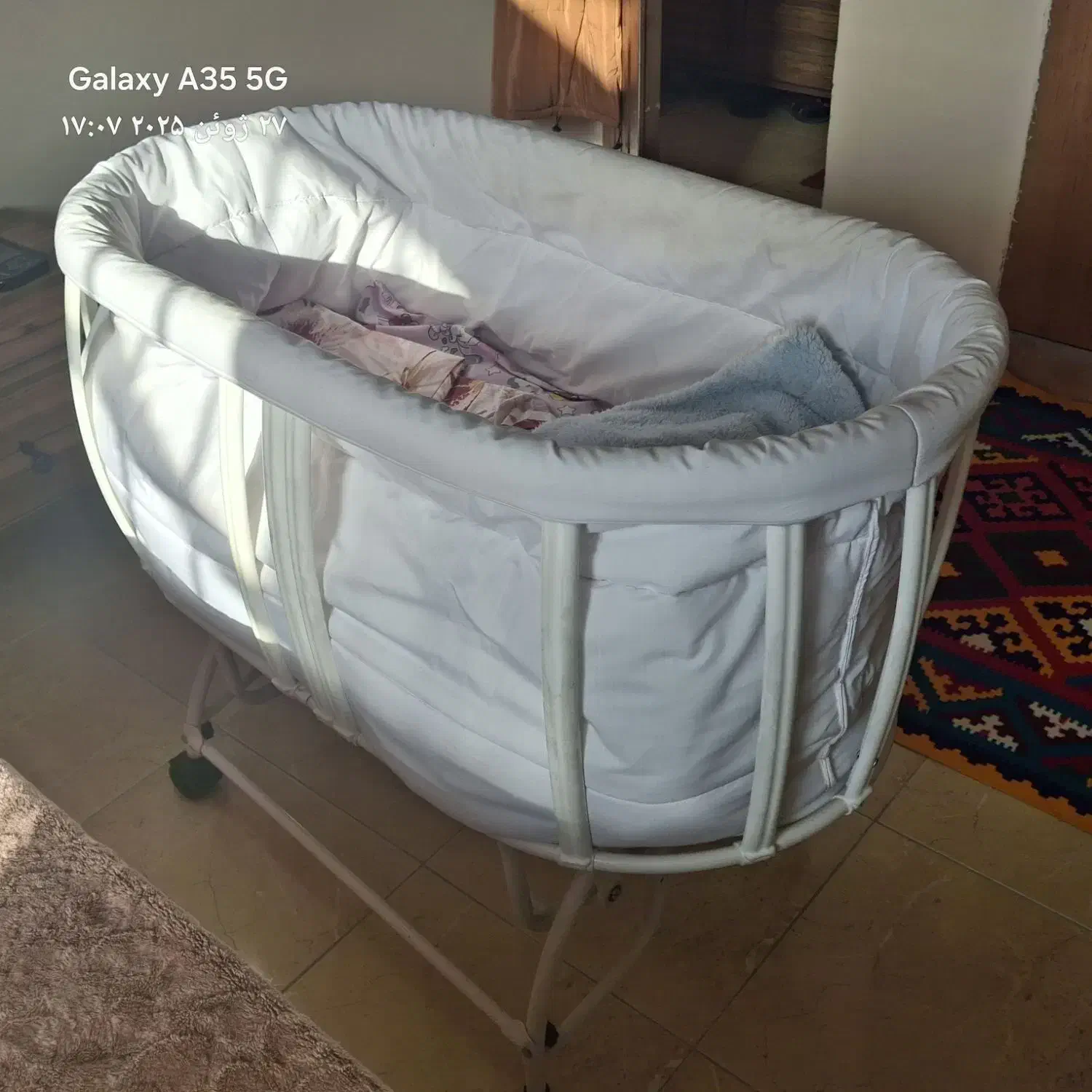 گهواره‌|تخت و صندلی بچه|شیراز, باهنر|دیوار