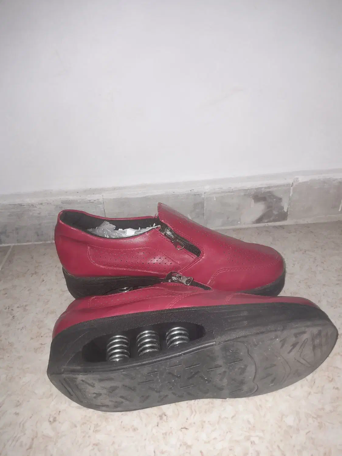 کفش چرم خاص فنردار زیپی زنانه|کیف، کفش، کمربند|فردیس, قریشی|دیوار