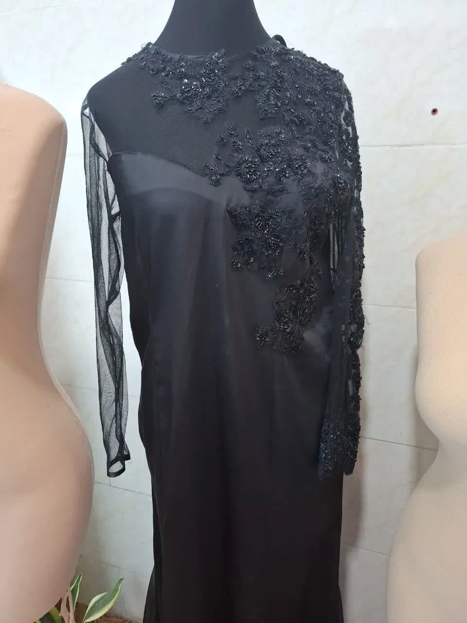 لباس|لباس|شاهینشهر, نبوت|دیوار