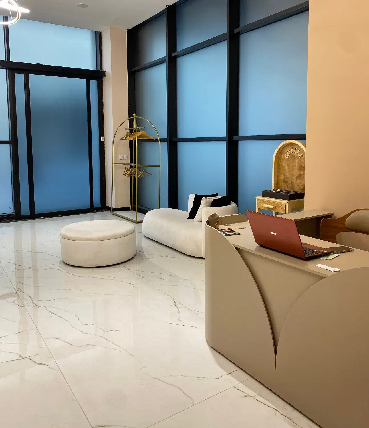 استخدام ناخنکار فوق حرفه ای و پدیکوریست و کوپ کار|استخدام درمانی، زیبایی، بهداشتی|تهران, شهرک شهید باقری|دیوار