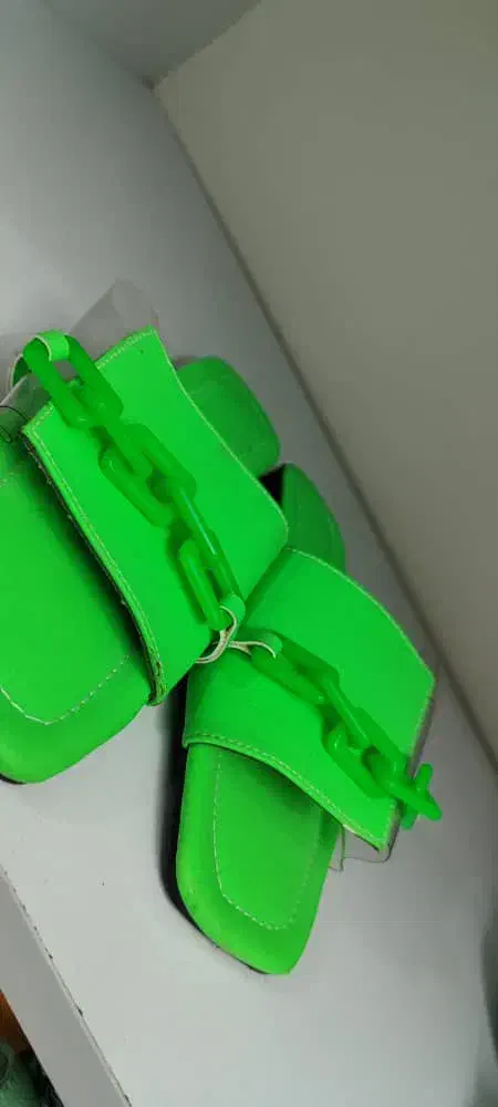 صندل زنانه دخترانه|کیف، کفش، کمربند|کاشان, فین بزرگ|دیوار