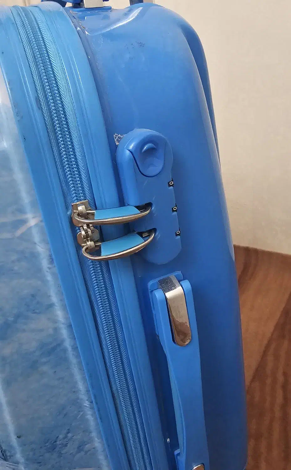 چمدان مسافرتی|کیف، کفش، کمربند|تبریز, |دیوار