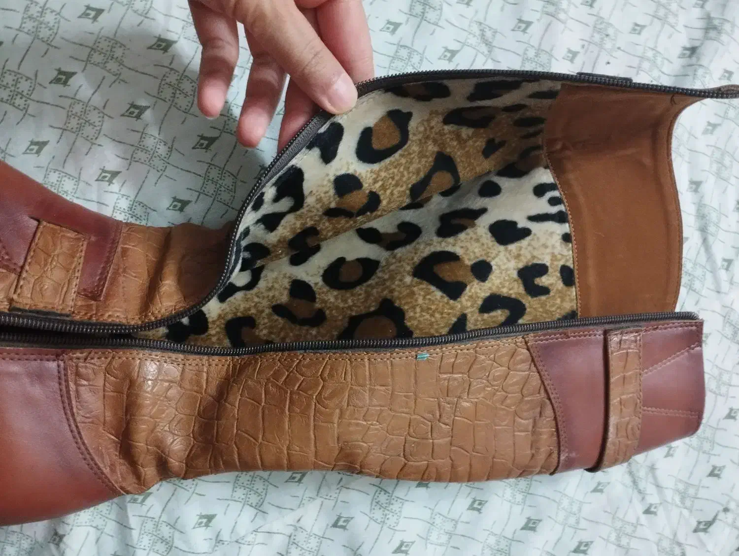 چکمه نو|کیف، کفش، کمربند|اصفهان, شهرک زاینده رود|دیوار