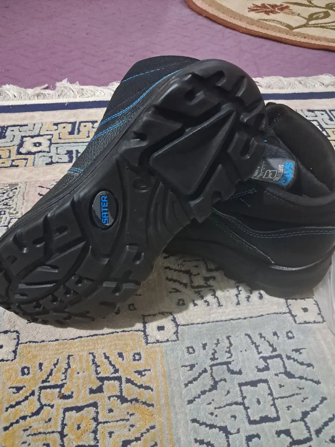 گفش ایمنی زحل|کیف، کفش، کمربند|شاهین‌شهر, شهرک گلدیس|دیوار