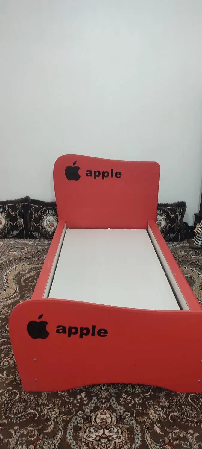 تخت خواب و فرش نوجوان میز تی وی و تابلو چهار قل|فرش|صدرا-فارس, فاز ۲|دیوار